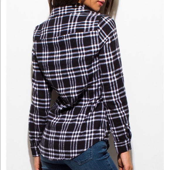 💥NEW💥 Flannel Button Down Top - Picture 7 of 7